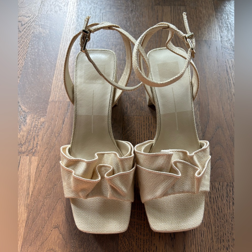 Dolce Vita Cheer Light Natural Raffia Heels, Size 8.5.